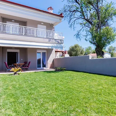 Quintessence Villas Garden Nikiti (Sithonia)